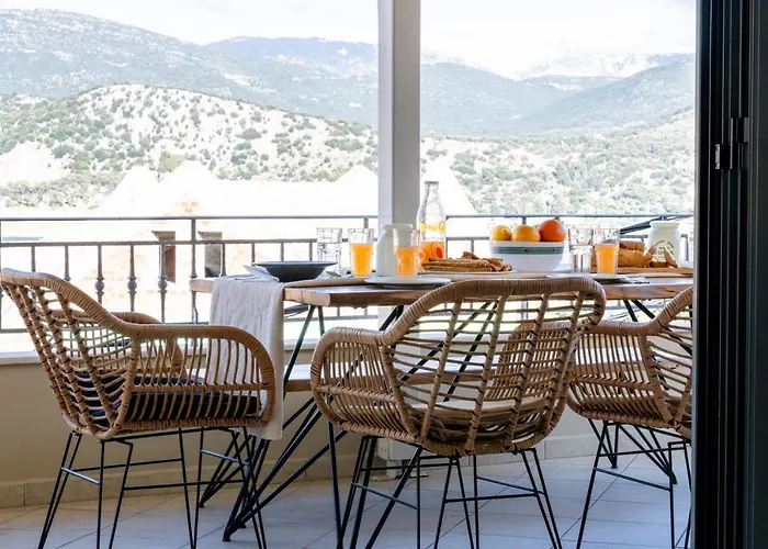 Cielo Alto Penthouse - 4 Bedrooms, Sleeps 10 * Argostoli (Kefalonia)