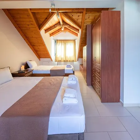 Cielo Alto Penthouse - 4 Bedrooms, Sleeps 10 Appartamento Argostoli (Kefalonia)