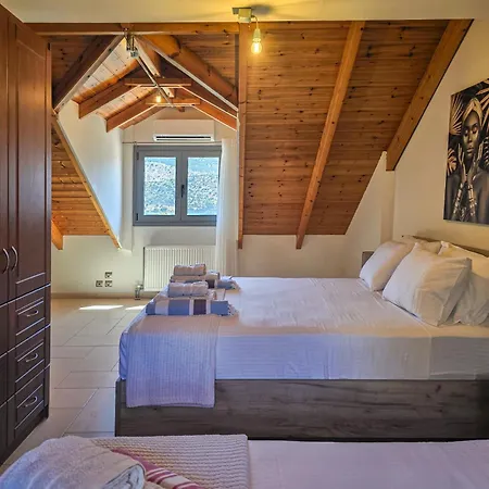 Cielo Alto Penthouse - 4 Bedrooms, Sleeps 10 * Argostoli (Kefalonia)