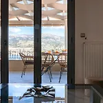 Cielo Alto Penthouse - 4 Bedrooms, Sleeps 10 * 阿尔戈斯托利翁