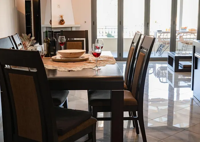 Cielo Alto Penthouse - 4 Bedrooms, Sleeps 10 * アルゴストリオン